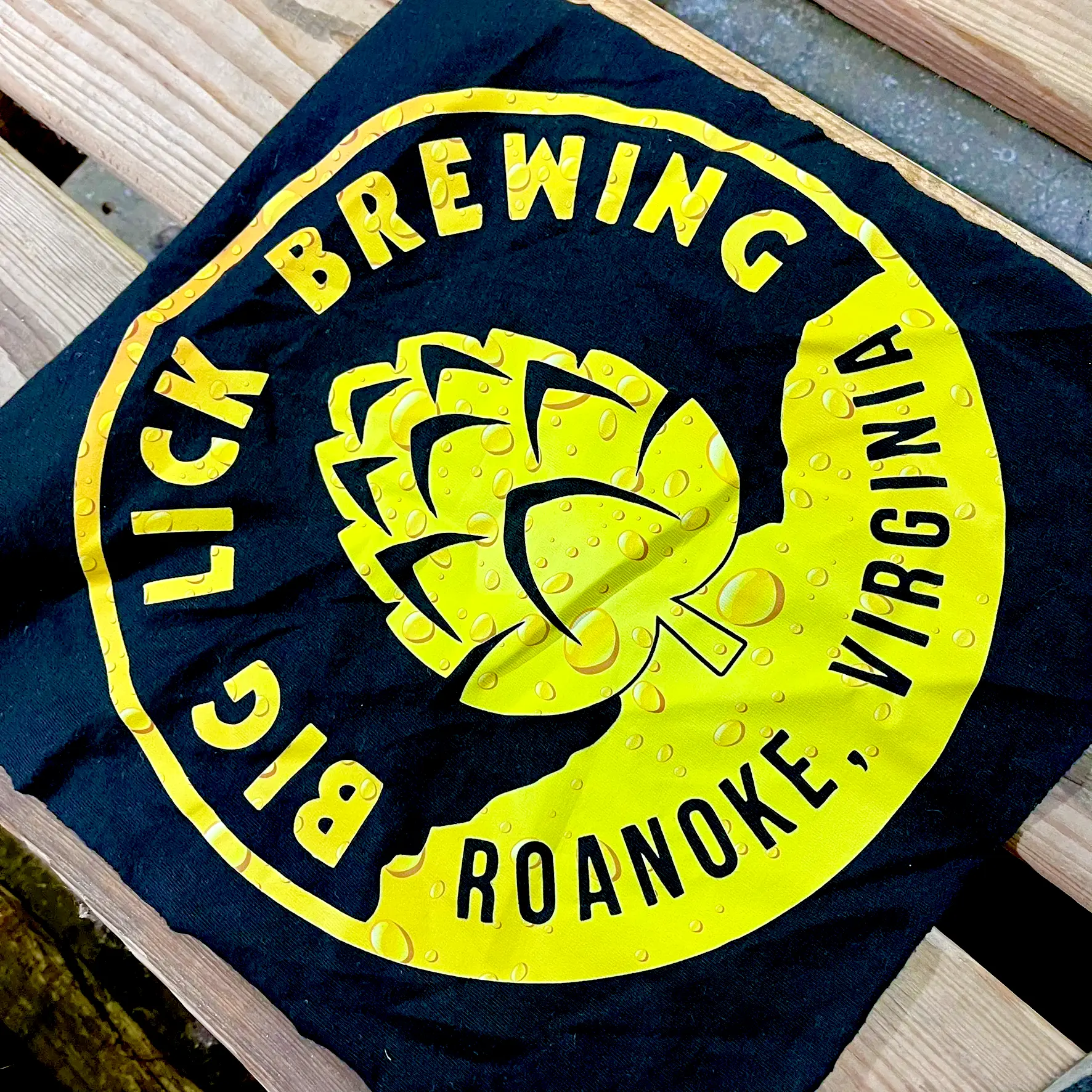 UNITEE beer-inspired allover apparel print